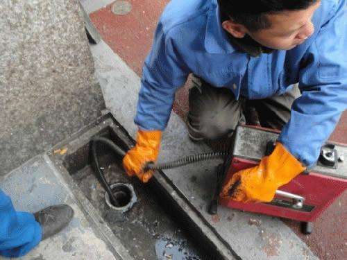 绥芬河疏通下水道